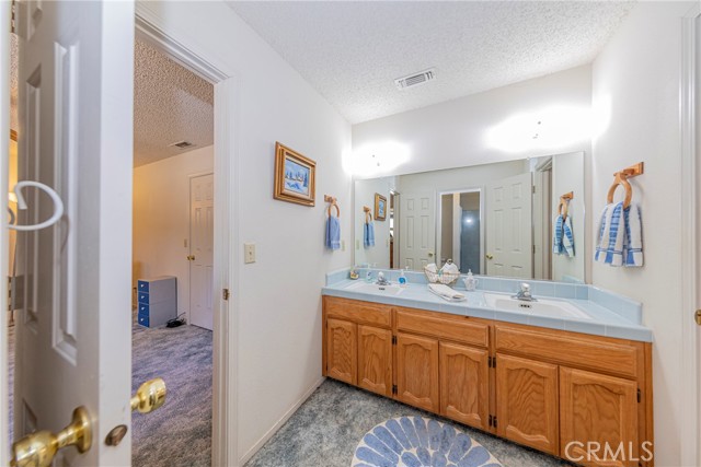 Detail Gallery Image 9 of 59 For 47457 Road 620, Oakhurst,  CA 93644 - 4 Beds | 3 Baths