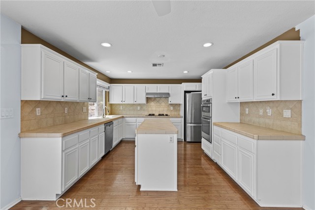 Detail Gallery Image 8 of 35 For 16636 China Berry Ct, Chino Hills,  CA 91709 - 5 Beds | 3/1 Baths