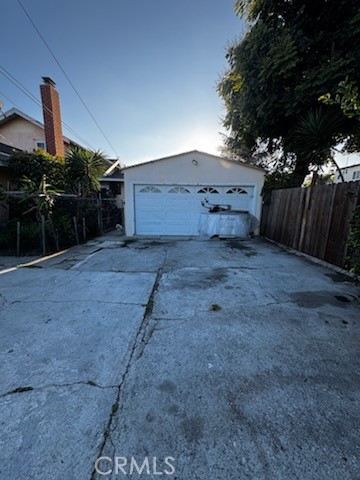 Detail Gallery Image 3 of 5 For 10311 S Grevillea Ave, Inglewood,  CA 90304 - – Beds | – Baths