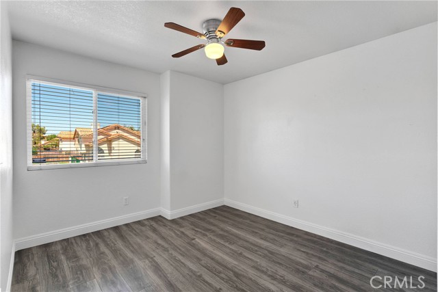 12725 Sundown Road, Victorville CA: https://media.crmls.org/medias/01116e55-5dd4-44da-9c3d-aa88b17d8c56.jpg