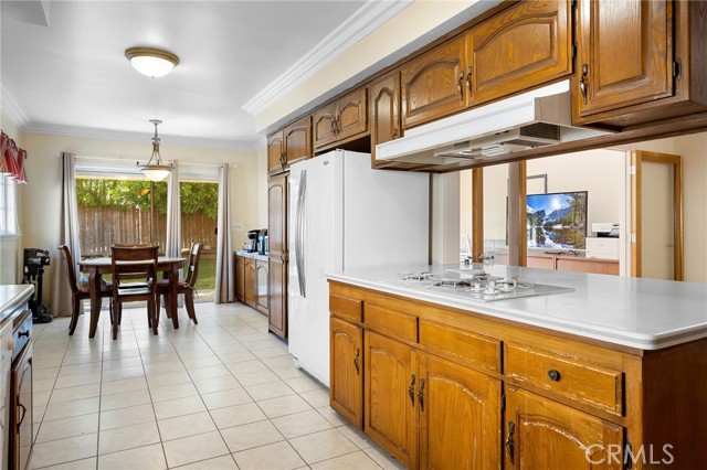 3319 Sparr Boulevard, Glendale CA: https://media.crmls.org/medias/01119985-2082-4f5f-9aa5-fa6a1159593c.jpg