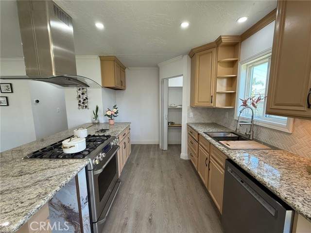 6372 Harvard Circle, Huntington Beach CA: https://media.crmls.org/medias/0111bb7e-4302-4f52-9534-0af7a816c399.jpg