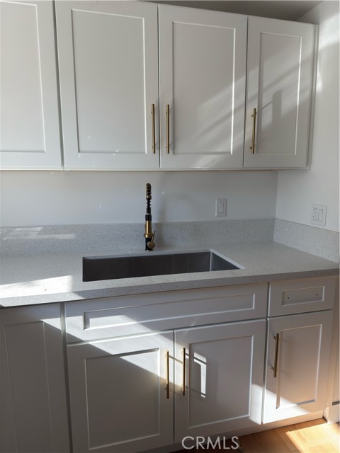 Detail Gallery Image 6 of 8 For 2100 2100 W Dogwood, Anaheim,  CA 92801 - 4 Beds | 2 Baths