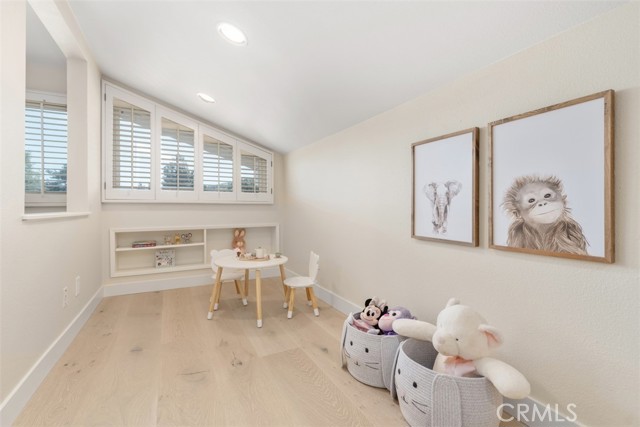 17 Silver Crescent, Irvine CA: https://media.crmls.org/medias/0111fbdd-6c25-4cae-99ad-774561383031.jpg