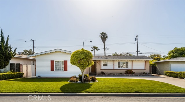 Detail Gallery Image 2 of 39 For 12221 Movius Dr, Garden Grove,  CA 92840 - 4 Beds | 2 Baths