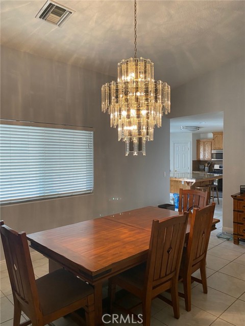 1340 Oasis Drive, Barstow CA: https://media.crmls.org/medias/0112253c-603c-4d50-b215-aa866895a35d.jpg