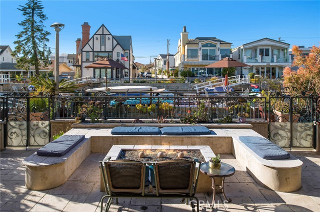 Detail Gallery Image 9 of 37 For 58 Rivo Alto Canal, Long Beach,  CA 90803 - 3 Beds | 3/1 Baths