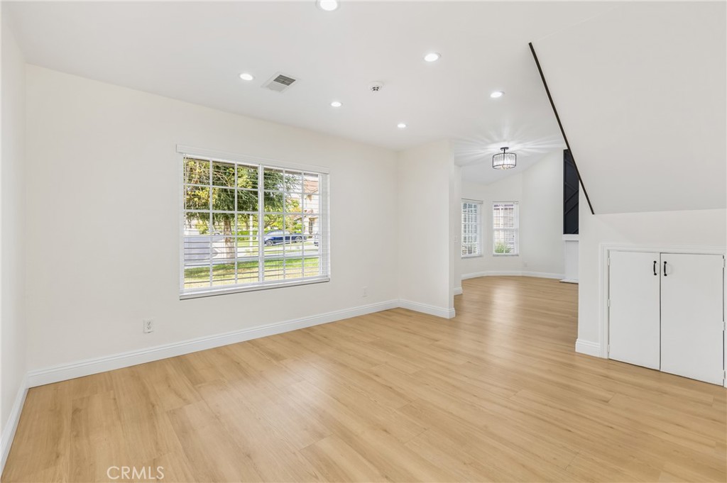 MLS #IV25248087 image #9