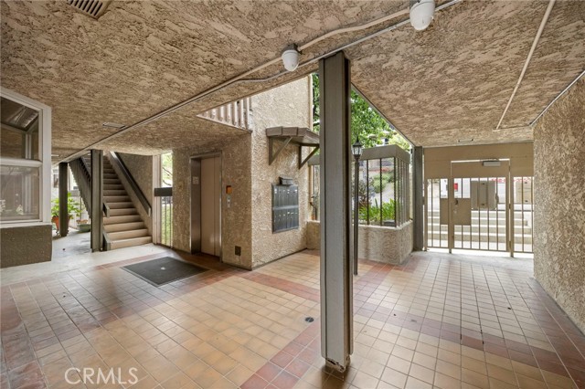 2299 N Legion Drive, Signal Hill CA: https://media.crmls.org/medias/01126c6d-3a62-4df4-9c93-e54abba88aa7.jpg