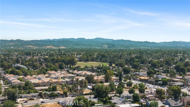 19945 Gresham Street, Northridge CA: https://media.crmls.org/medias/01126dd6-f43d-4edf-bc48-7cd4cca5c17c.jpg
