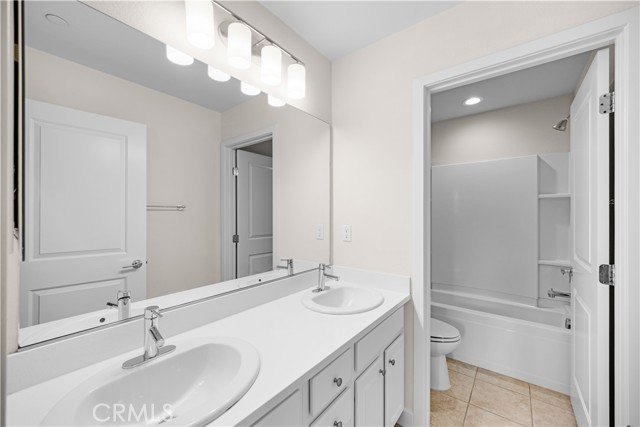 Detail Gallery Image 41 of 70 For 126 Interval, Irvine,  CA 92618 - 5 Beds | 4 Baths