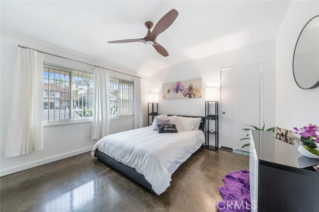 Detail Gallery Image 9 of 15 For 22349 Vanowen St, Canoga Park,  CA 91303 - 3 Beds | 2 Baths