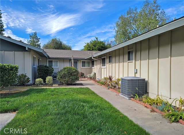 Detail Gallery Image 3 of 29 For 179 Avenida Majorca #C,  Laguna Woods,  CA 92637 - 2 Beds | 2 Baths