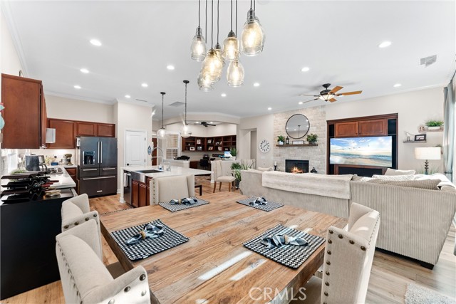 Detail Gallery Image 5 of 48 For 24217 Fawnskin, Corona,  CA 92883 - 2 Beds | 2 Baths