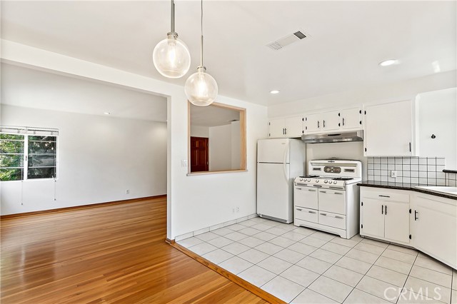 Detail Gallery Image 11 of 21 For 1745 N Mariposa Ave #6,  Los Angeles,  CA 90027 - 2 Beds | 1 Baths