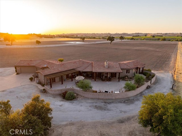 5085 Martingale Circle, San Miguel CA: https://media.crmls.org/medias/01150b28-cf26-42b6-a9c1-a822fd35ffac.jpg