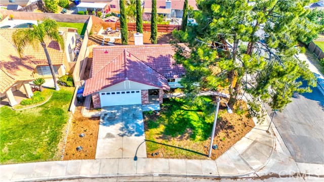 6923 Sundown Drive, Jurupa Valley CA: https://media.crmls.org/medias/0115b71f-6c46-497a-aa0f-bce32745ffb8.jpg