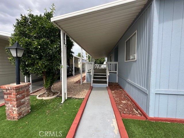 Detail Gallery Image 3 of 21 For 881 N. Lake Street, Hemet,  CA 92544 - 3 Beds | 2 Baths