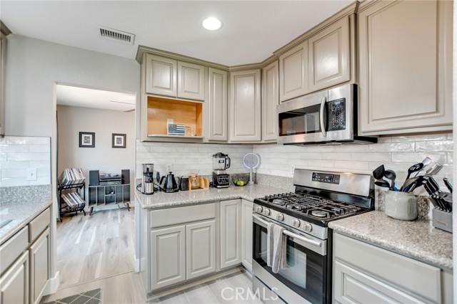Detail Gallery Image 13 of 37 For 12559 Oriole Ave, Grand Terrace,  CA 92313 - 4 Beds | 2 Baths