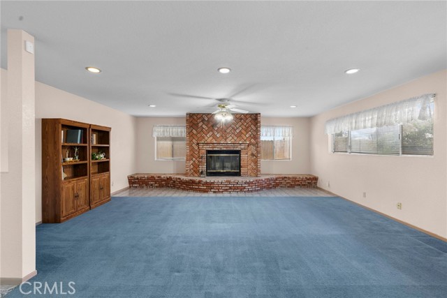 Detail Gallery Image 10 of 37 For 1529 E Avenue Q6, Palmdale,  CA 93550 - 4 Beds | 2 Baths