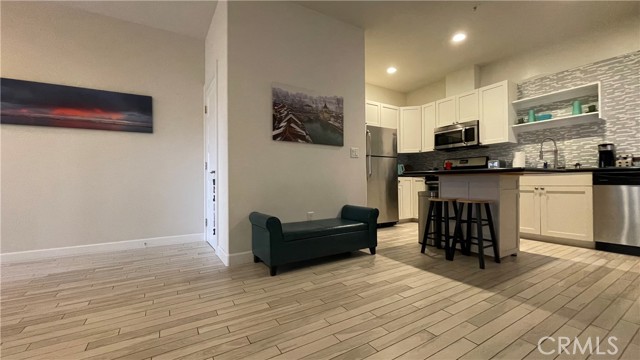 Detail Gallery Image 8 of 13 For 1106 4th St #4,  Coronado,  CA 92118 - 1 Beds | 1 Baths