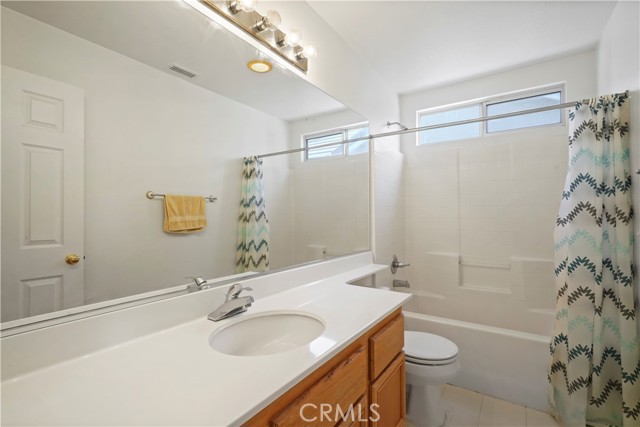 28445 Silverking Trail, Saugus CA: https://media.crmls.org/medias/01179f3c-43ef-4185-bfe4-5192ab5e953c.jpg