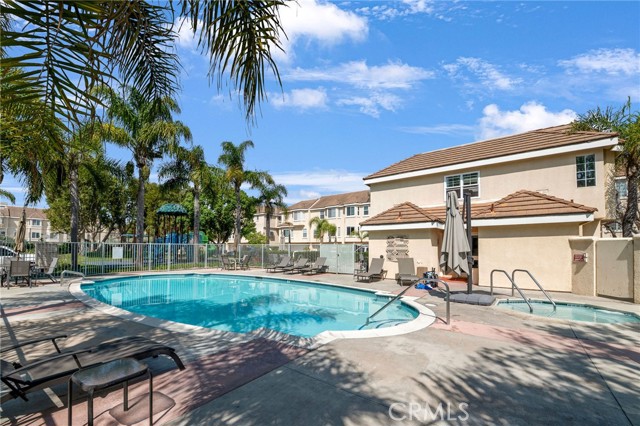 Detail Gallery Image 22 of 28 For 2825 Plaza Del Amo #106,  Torrance,  CA 90503 - 3 Beds | 2/1 Baths