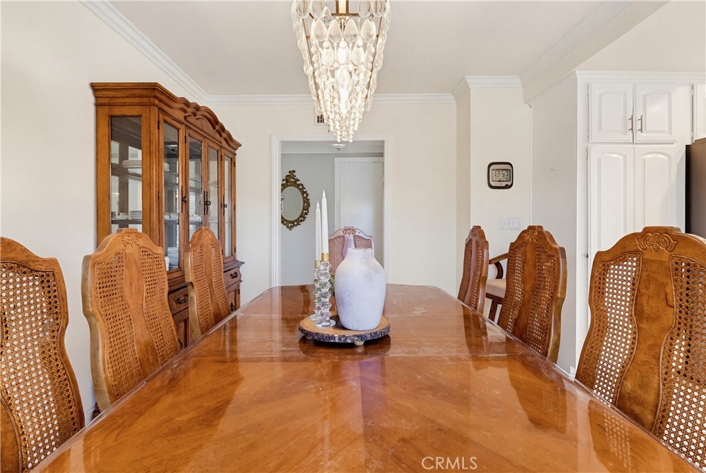 https://media.crmls.org/medias/01180d5a-32d6-403a-bd55-1e5de5556002.jpg?preset=X-Large