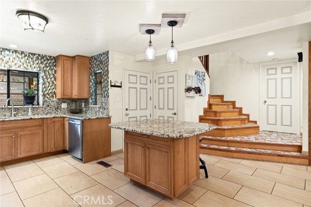 Detail Gallery Image 12 of 47 For 108 Valley View Dr, Oroville,  CA 95966 - 4 Beds | 3 Baths