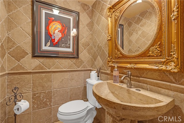 780 W Aster Place, Santa Ana CA: https://media.crmls.org/medias/01185d57-5f37-4047-b5c0-31fd99aad875.jpg