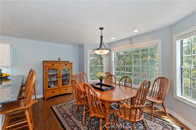 27781 St Bernard Lane, Lake Arrowhead CA: https://media.crmls.org/medias/01190307-f6bb-40e0-a2b6-6b4cbbdd6544.jpg
