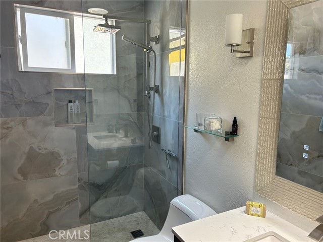 226 8th Street, Huntington Beach, California 92648, 2 Bedrooms Bedrooms, ,1 BathroomBathrooms,Residential Lease,For Rent,226 8th Street,CRLG22210379