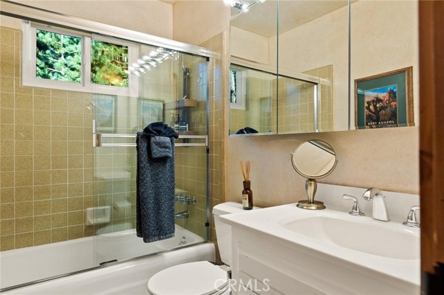 Detail Gallery Image 12 of 35 For 26974 Tunnel Dr, Lake Arrowhead,  CA 92352 - 3 Beds | 2 Baths