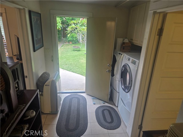 1121 Gladys Avenue, Long Beach CA: https://media.crmls.org/medias/011ac5b2-f35a-448a-877b-17d60c07fb3d.jpg