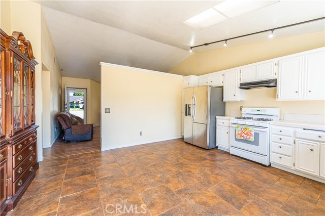 Detail Gallery Image 12 of 64 For 14871 Edelweiss Pl, Moreno Valley,  CA 92553 - 3 Beds | 2 Baths