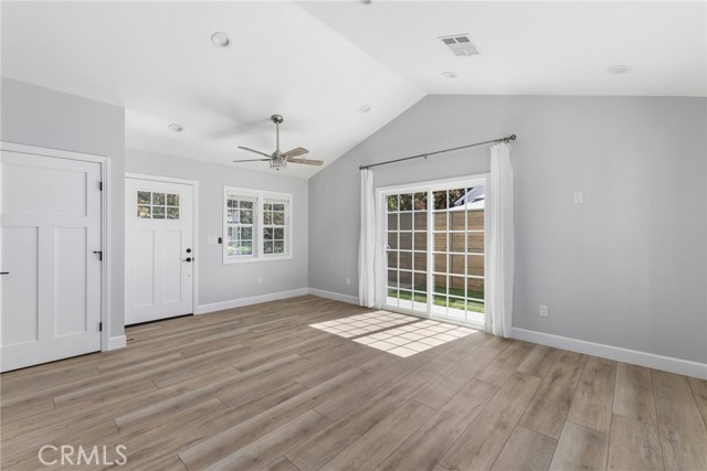 Detail Gallery Image 14 of 36 For 327 S Flower, Brea,  CA 92821 - 2 Beds | 2 Baths