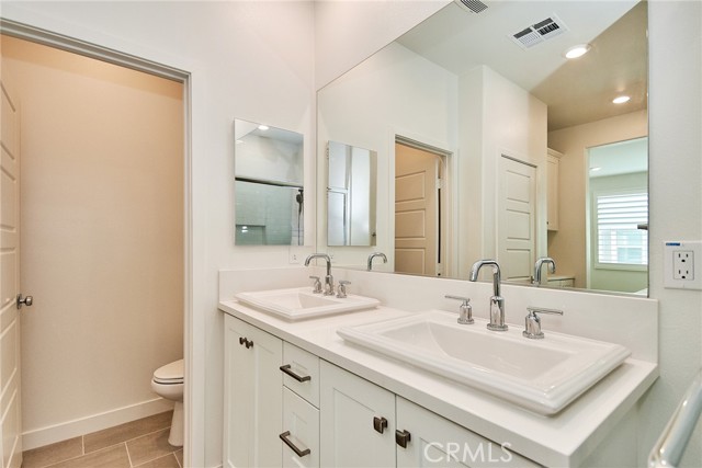 Detail Gallery Image 34 of 54 For 249 Carmona, Lake Forest,  CA 92630 - 2 Beds | 2/1 Baths