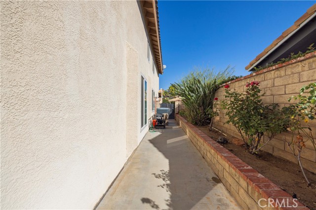 27668 Lonestar Place, Castaic CA: https://media.crmls.org/medias/011b1a24-fb69-49a5-b6e3-dd67c74b0750.jpg