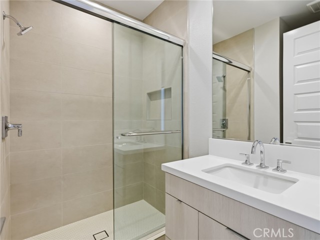 Detail Gallery Image 25 of 33 For 140 Creation, Irvine,  CA 92618 - 5 Beds | 5 Baths