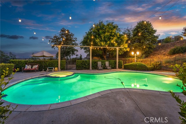 Detail Gallery Image 10 of 59 For 31819 Highview Dr, Redlands,  CA 92373 - 4 Beds | 3/1 Baths