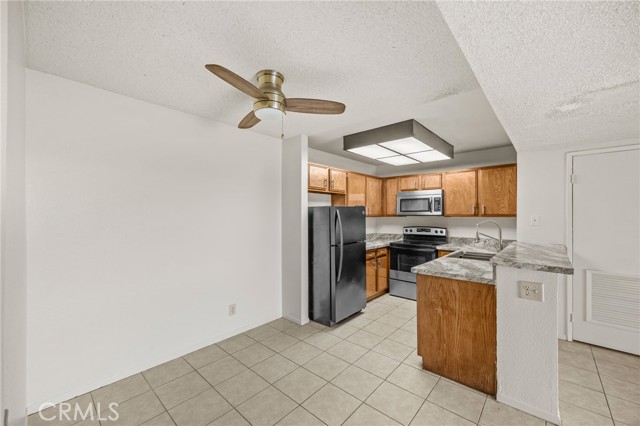 Detail Gallery Image 11 of 25 For 1480 W Edgehill Rd #7,  San Bernardino,  CA 92405 - 2 Beds | 1 Baths