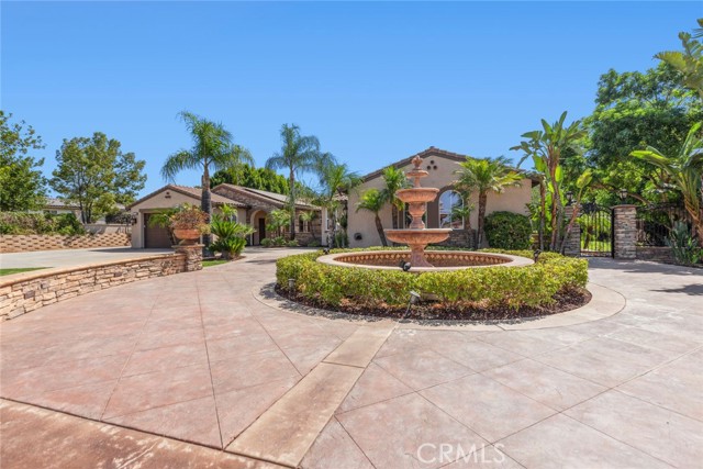 Detail Gallery Image 4 of 69 For 17832 Canyonwood Dr, Riverside,  CA 92504 - 4 Beds | 3/1 Baths