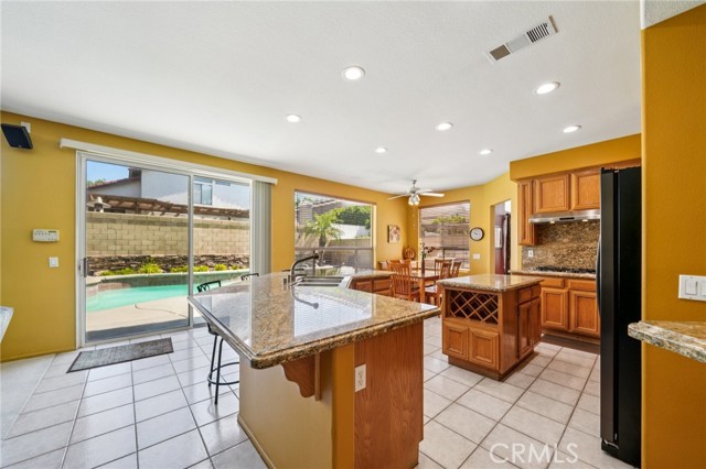 6586 Manzanita Court, Chino CA: https://media.crmls.org/medias/011d6829-69b6-4d23-ac70-40d687218836.jpg
