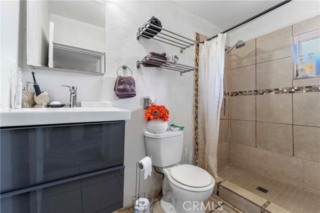 4539 Maine Avenue, Baldwin Park CA: https://media.crmls.org/medias/011eaf0d-21fa-4dd3-8ab1-2646a1be2b50.jpg