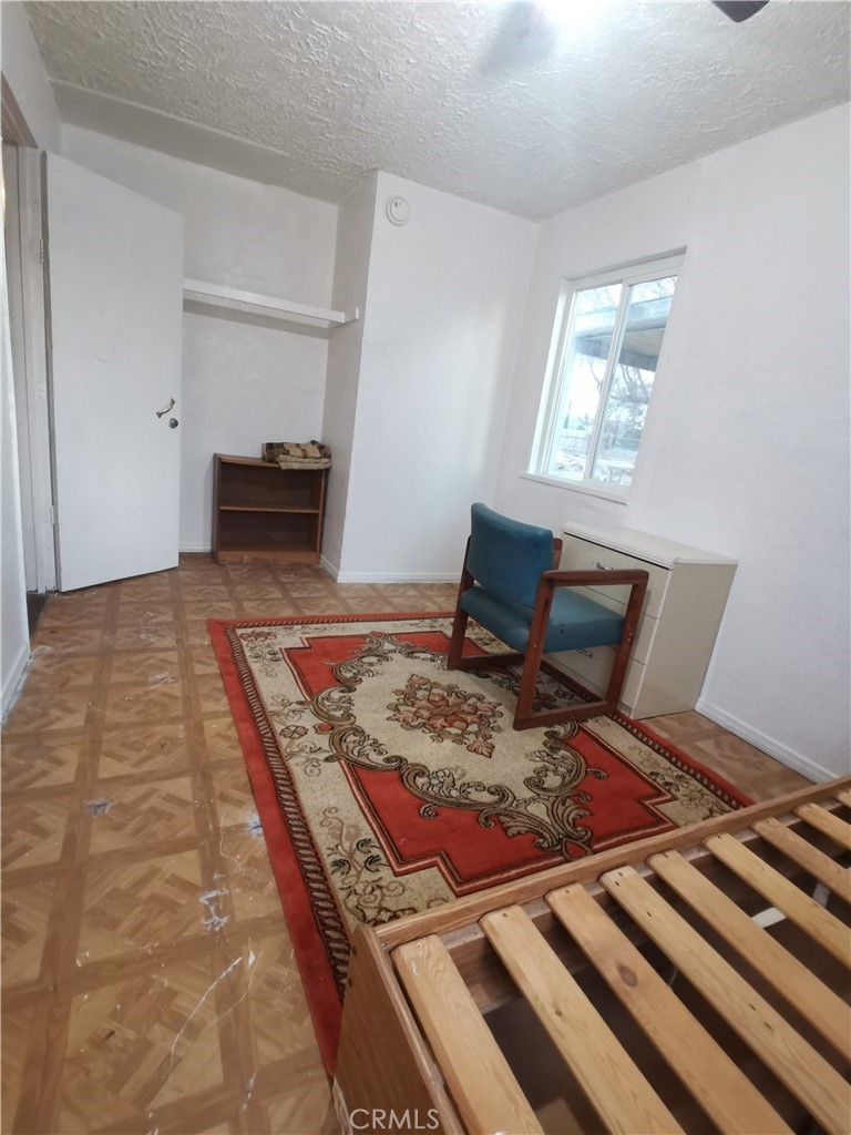 https://media.crmls.org/medias/011eef2d-0d27-4851-a8dd-287e70400466.jpg?preset=X-Large