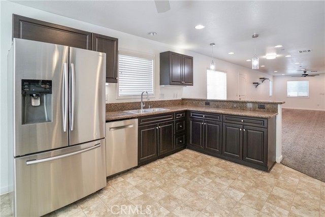 Detail Gallery Image 4 of 27 For 818 E Washington Ave, San Jacinto,  CA 92583 - 3 Beds | 2 Baths