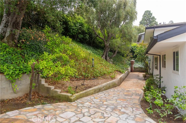 14879 Jadestone Drive, Sherman Oaks CA: https://media.crmls.org/medias/0120965b-7b9b-4676-a9f2-4b3ad9252cd0.jpg
