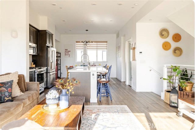 Detail Gallery Image 11 of 36 For 285 Dockside, San Pedro,  CA 90731 - 3 Beds | 3/1 Baths