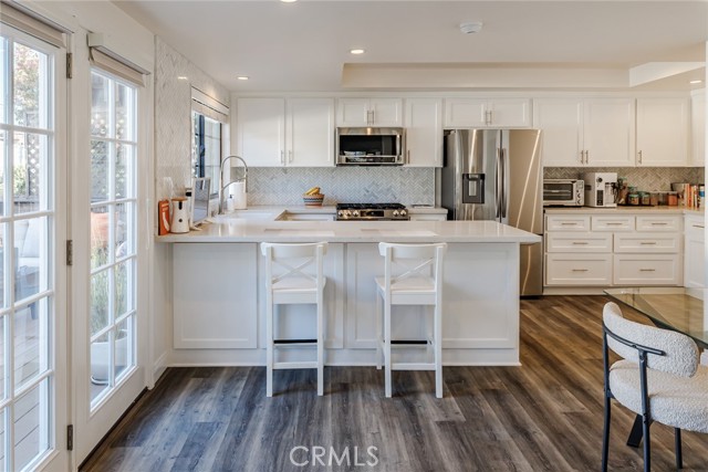 240 Broadway, Redondo Beach, California 90277, 3 Bedrooms Bedrooms, ,1 BathroomBathrooms,Residential,For Sale,Broadway,SB25240490