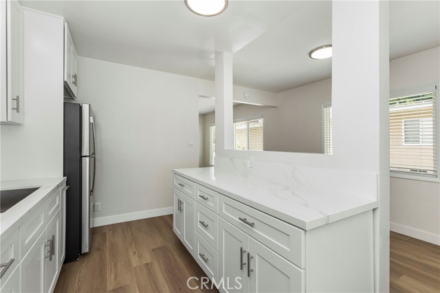 Detail Gallery Image 4 of 19 For 10327 Flora Vista Ave, Bellflower,  CA 90706 - 2 Beds | 1 Baths